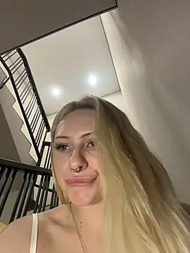 Chat +18 de DayaFoxy ao vivo