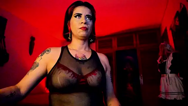 Chat +18 de DominatrixBlue ao vivo
