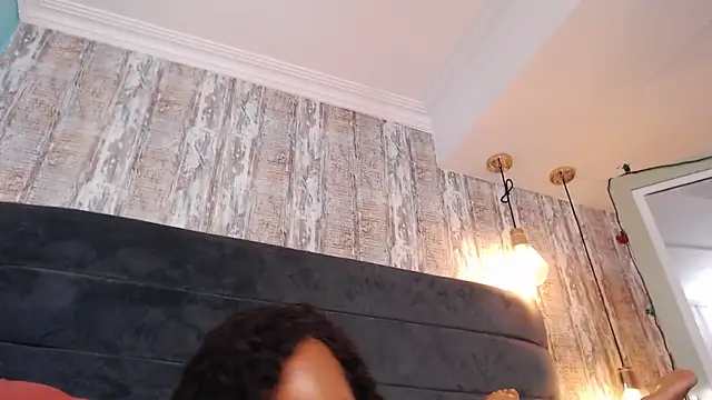 Chat +18 de FiorellaRains ao vivo