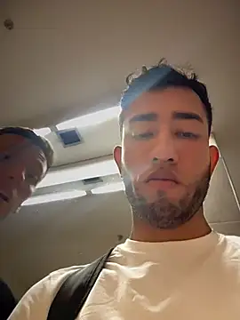 liam_bronw Show in webcam