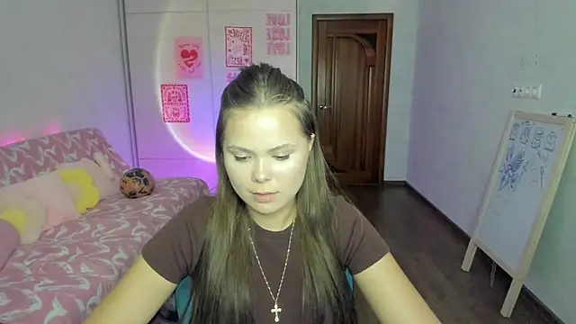 Show de Kira_love_81 na webcam