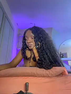 Chatroom XXX en direct de Keirahartz