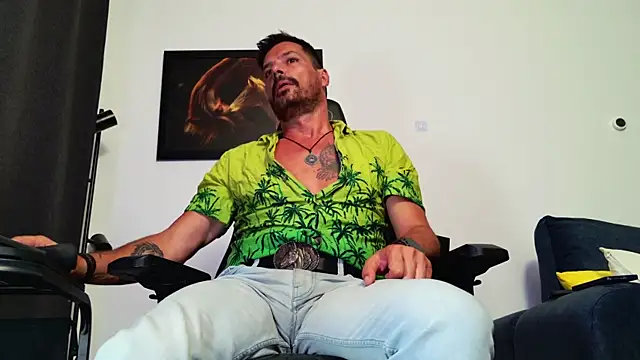 ChrisKox's Live XXX Chat