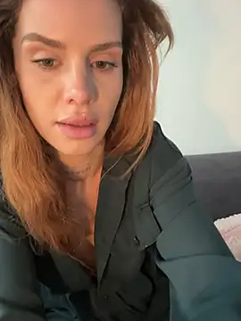 EmiliaCatalina webcam show