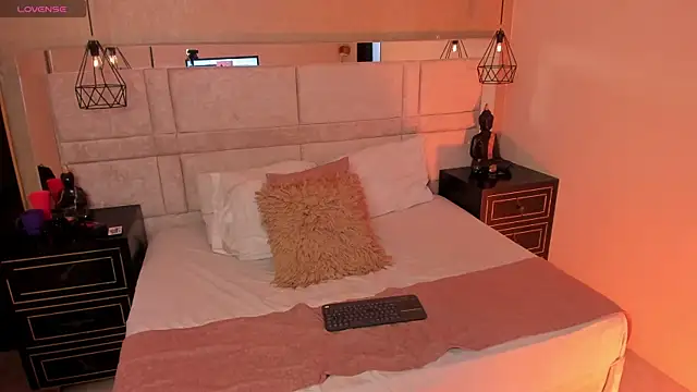 MarkLaurens live XXX chat