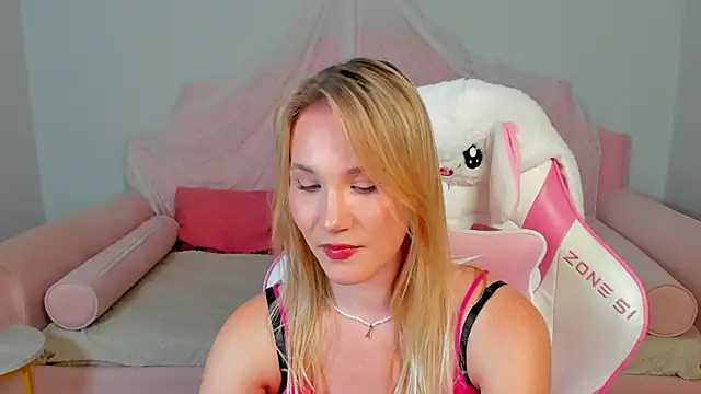 ElaraVoltage Live XXX-Chat