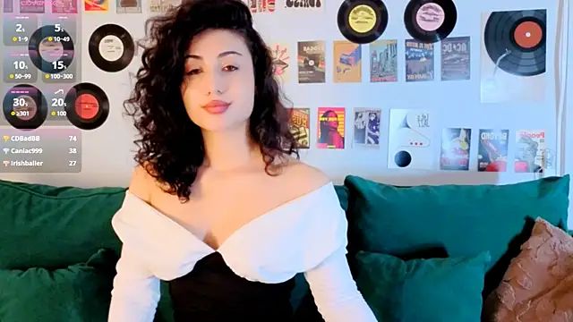 Chat +18 de Maya_Rogerss ao vivo