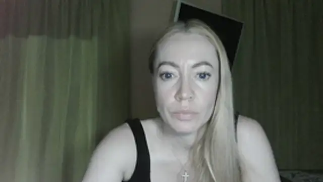 LensyTourels' Webcam Show