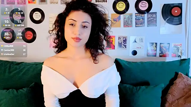 Maya_Rogerss Chat XXX in diretta