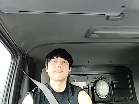 whitebriefboyのライブXXXチャット