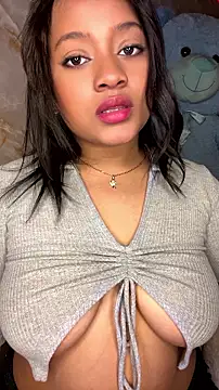 Saraa_M Adlı Modelin Canlı XXX Sohbeti