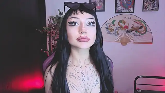 catipetiten Live XXX chat