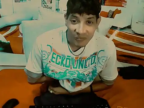 XXX chat uživo modela IndianSavageMale