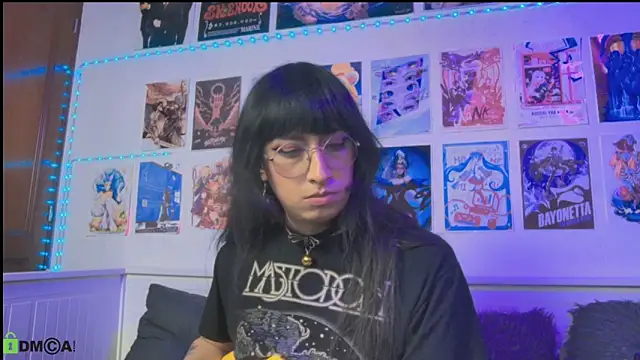 snowblack_ Chat XXX live