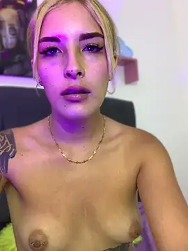 VIOLETA-1122's Live XXX Chat
