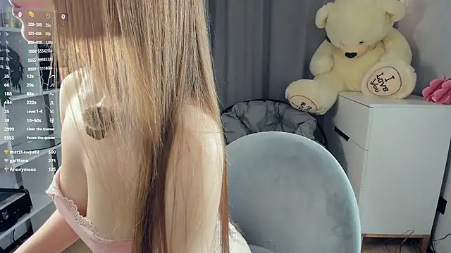 XXX chat uživo modela BelleDream