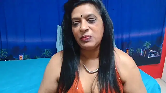 INDIANFUSION Adlı Modelin Canlı XXX Sohbeti