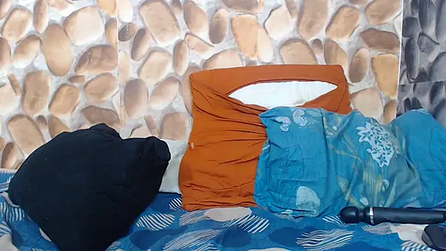 XXX chat uživo modela BadAss_Bee