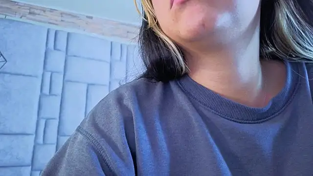 Dahiana_Dmour_'s Live XXX Chat