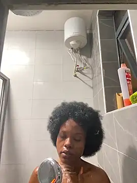 Sis27 Adlı Modelin Canlı XXX Sohbeti