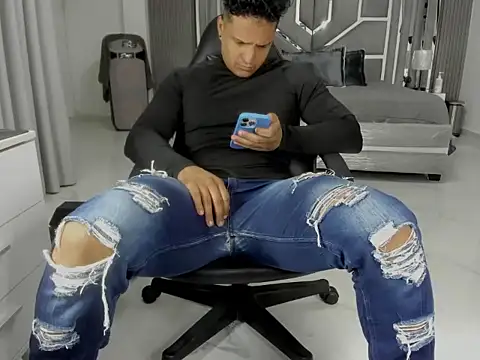 Онлайн чат XXX master_leather
