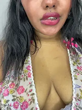 Chat +18 de __Tamil_Hot_Chellakutty__ ao vivo