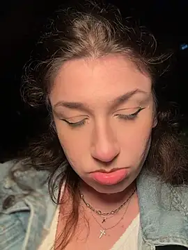 Chat +18 de ScarletBloom_ ao vivo