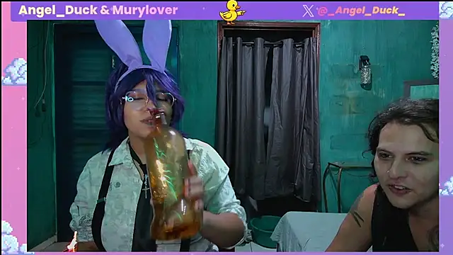 Chat +18 de Angel_Duck ao vivo