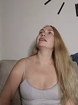 KisaVixen's Live XXX Chat