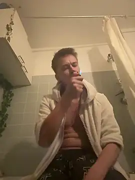 Chat +18 de Toyjungee ao vivo