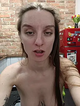 دردشة SluttyBanana الجنسية المباشرة
