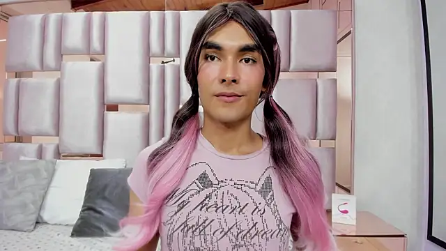 MiaBuny Adlı Modelin Canlı XXX Sohbeti