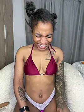 Milkypucy's Live XXX Chat