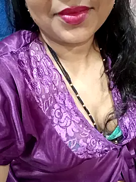 anamik03 Adlı Modelin Canlı XXX Sohbeti