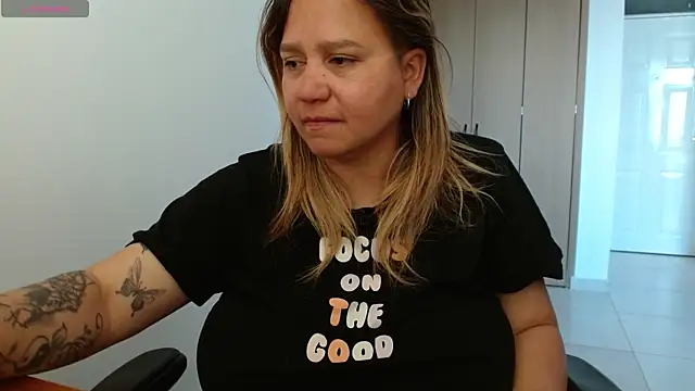 Chat +18 de LauraReeves ao vivo