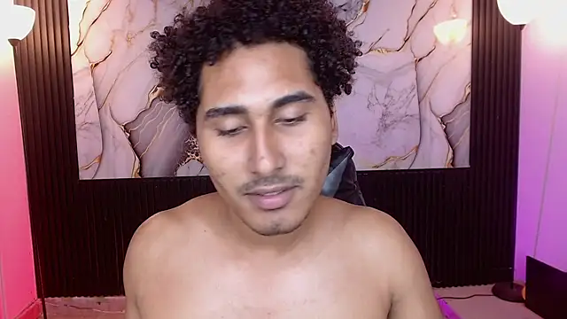 Chat +18 de skart_bigcock ao vivo