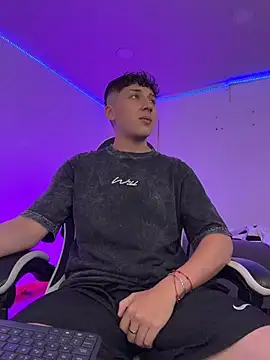 Chatroom XXX en direct de OLIVER_K