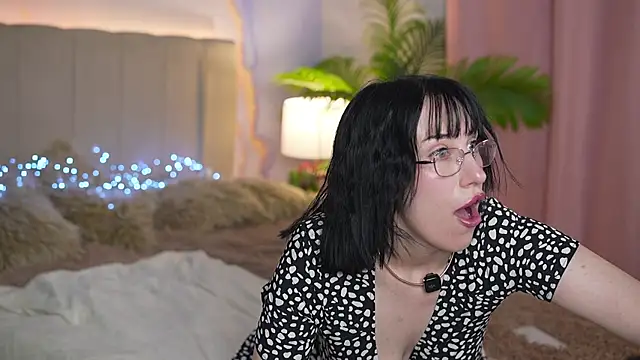 Chat +18 de KettyFlo ao vivo