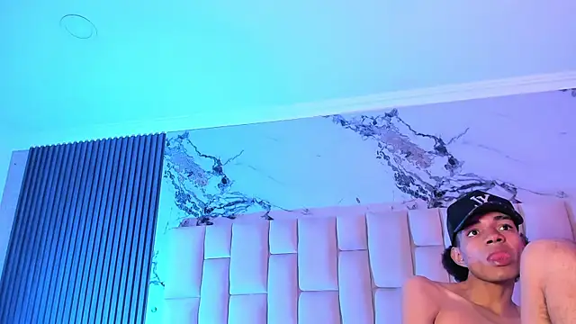 candyandmarilyn élő XXX-chatje