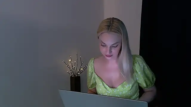 Lia_noo_regrets' Live XXX Chat