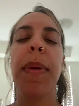 mellybearzzz's Live XXX Chat