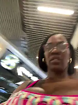 Bustykeyla webcam show