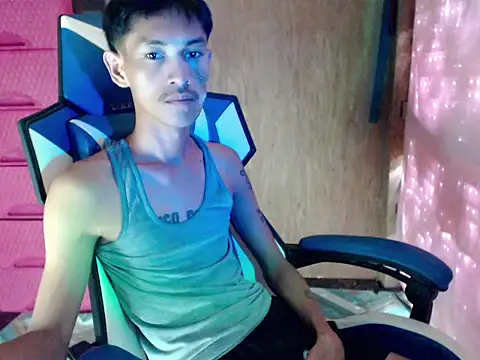 riks_tyler 即時 XXX 聊天