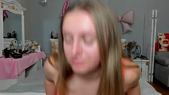 Marisha_Cute Adlı Modelin Canlı XXX Sohbeti