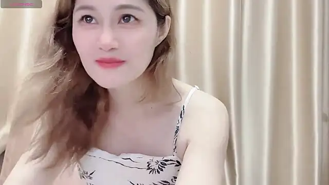 Summer-C 라이브 XXX 채팅