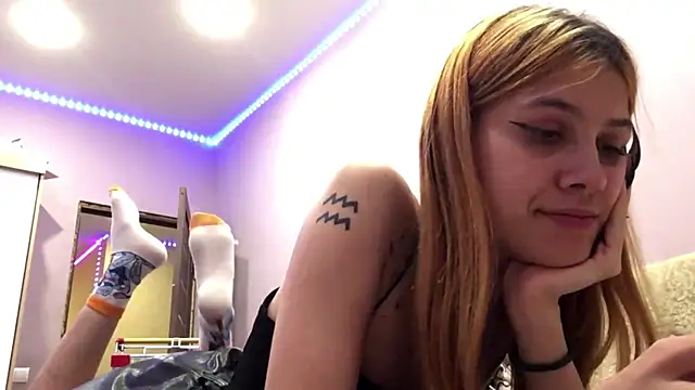 Chat +18 de LinZavr ao vivo