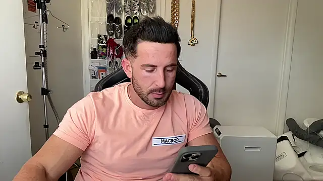 brettmycles28: διαδικτυακό σόου στην κάμερα
