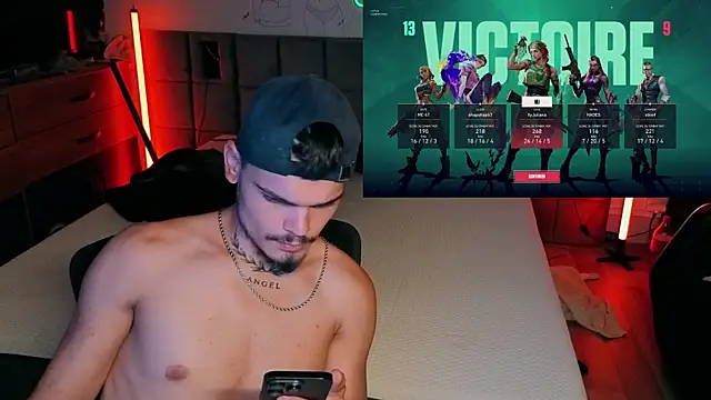 JordanShow's Live XXX Chat