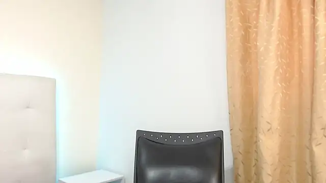 Chloe_Brownxn Live XXX chat