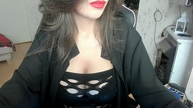 StregaMisteriosa Adlı Modelin Canlı XXX Sohbeti